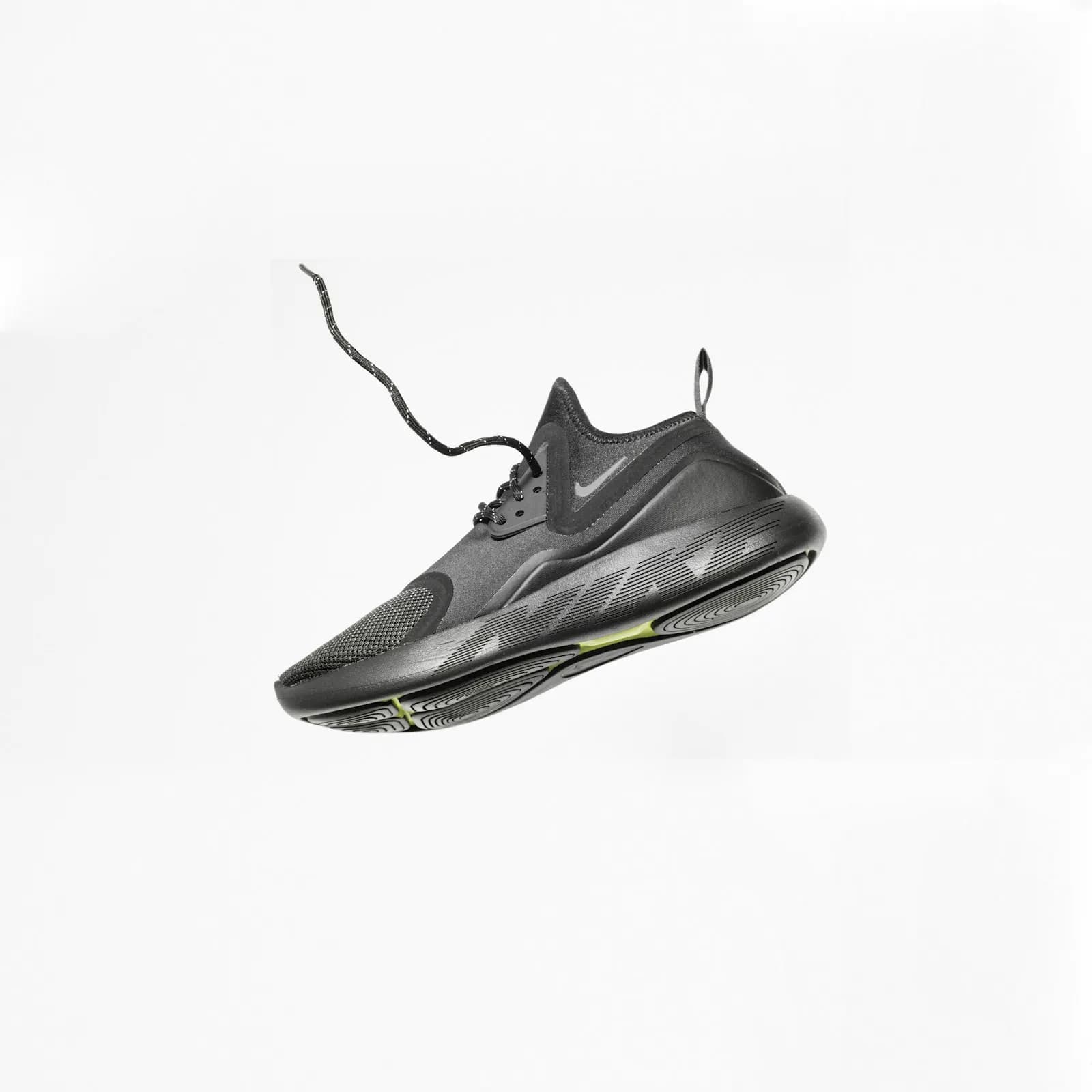 Relay Low Trainer shoes side view